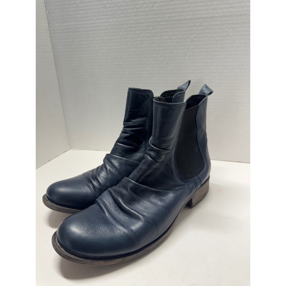 Miz Mooz Lissie Navy Blue Ruched Leather Chelsea‎ Ankle Boots 9.5 MB1058